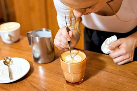 Wie macht man Latte Art